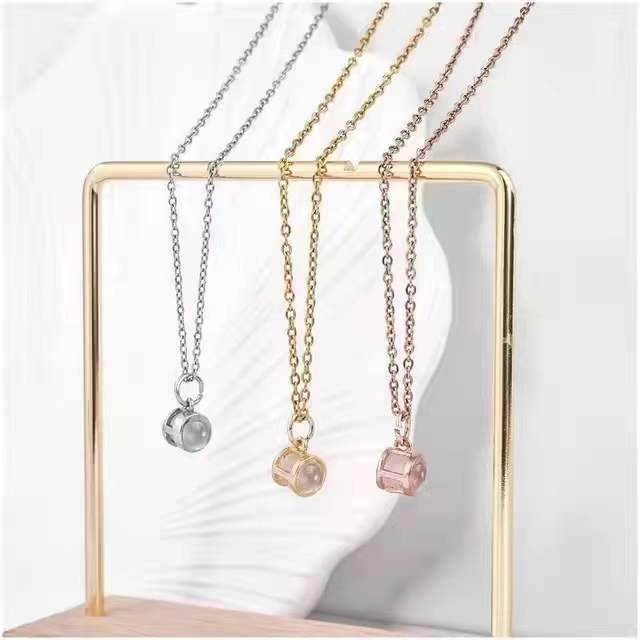 Photo Projection Necklace – ‘I Love You’ in 100 Languages 💕